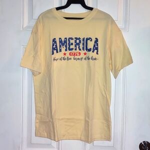 T-shirt off white/yellow tone Women's Small Graphic America